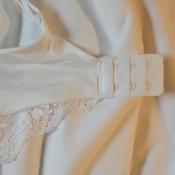 Maidenform White Wireless Lace Accent Bra - Picture 5 of 7